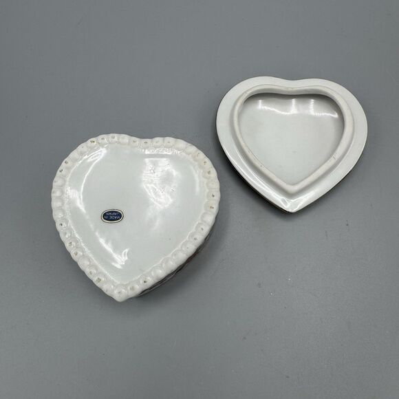 Vtg Imari Ware Heart Shaped Trinket Box Japan Floral Design Romance Vanity Glam - Picture 3 of 9